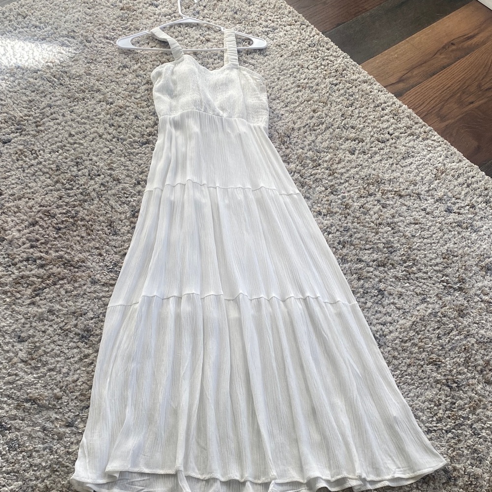 Elegant White Maxi Dress